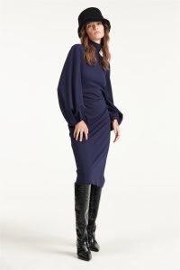 Donkerblauwe jurk met col van Dorothee Schumacher - Tiare Fashion